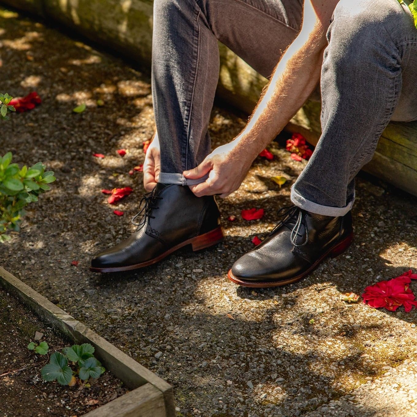 The Explorer - Obsidian Calfskin